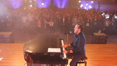 صورة الفنان العالمي غي مانوكيان يتألق في عيد استقلال لبنان