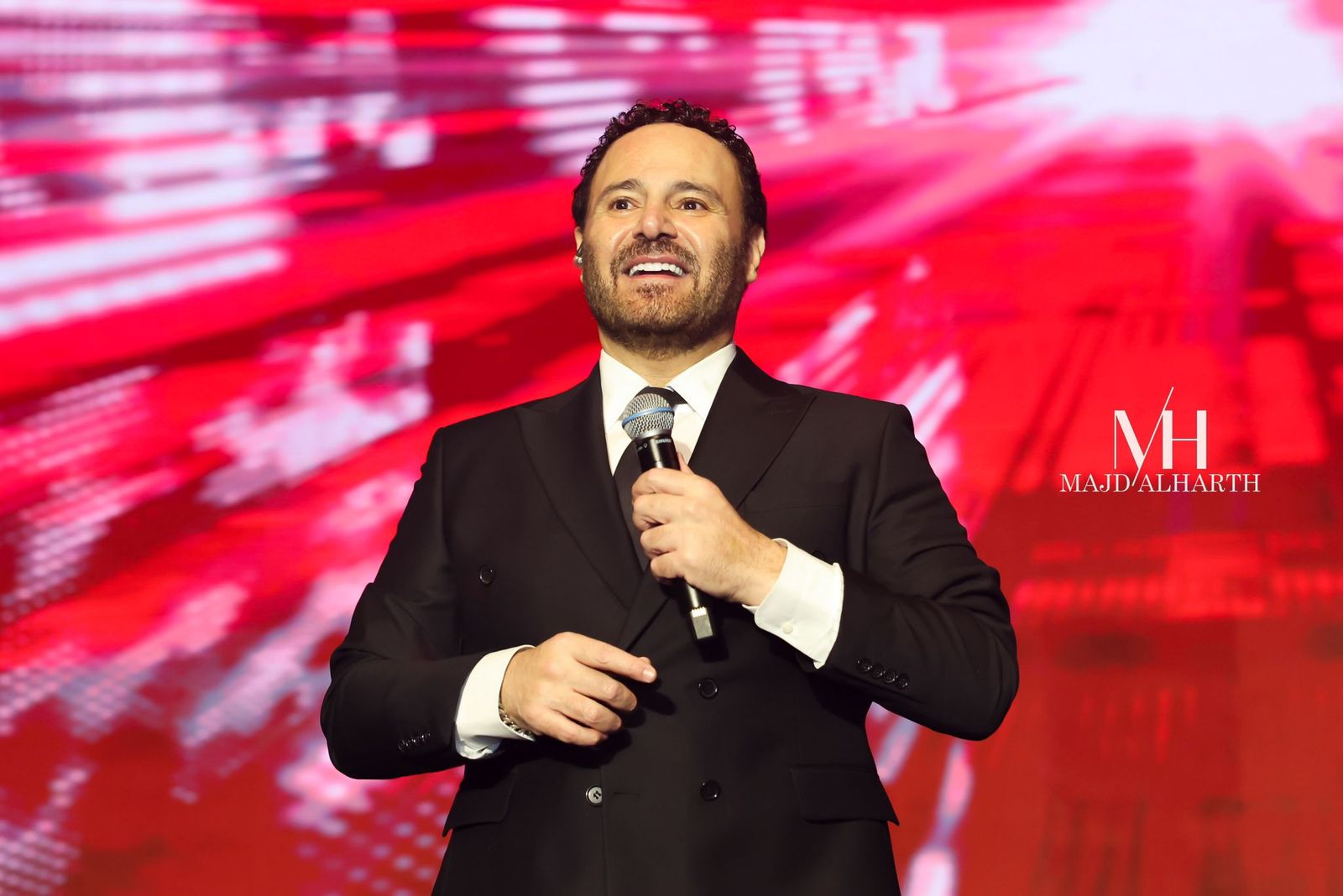 عاصي الحلاني يشعل اجواء دبي في رأس السنة وحفلات كبري ببيروت