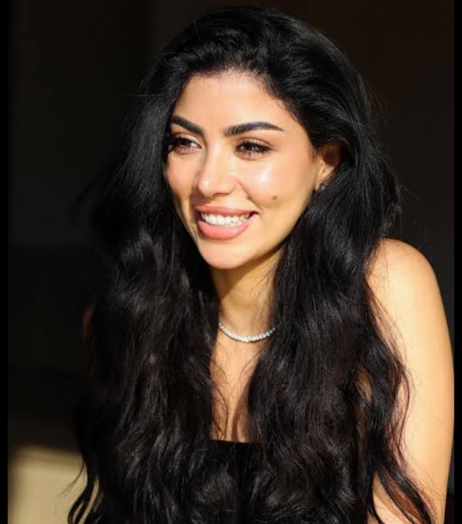 النجمة كارولين عزمي تعيش السعادة والنجاح بدورها المتميز بمسلسل رأس الافعي