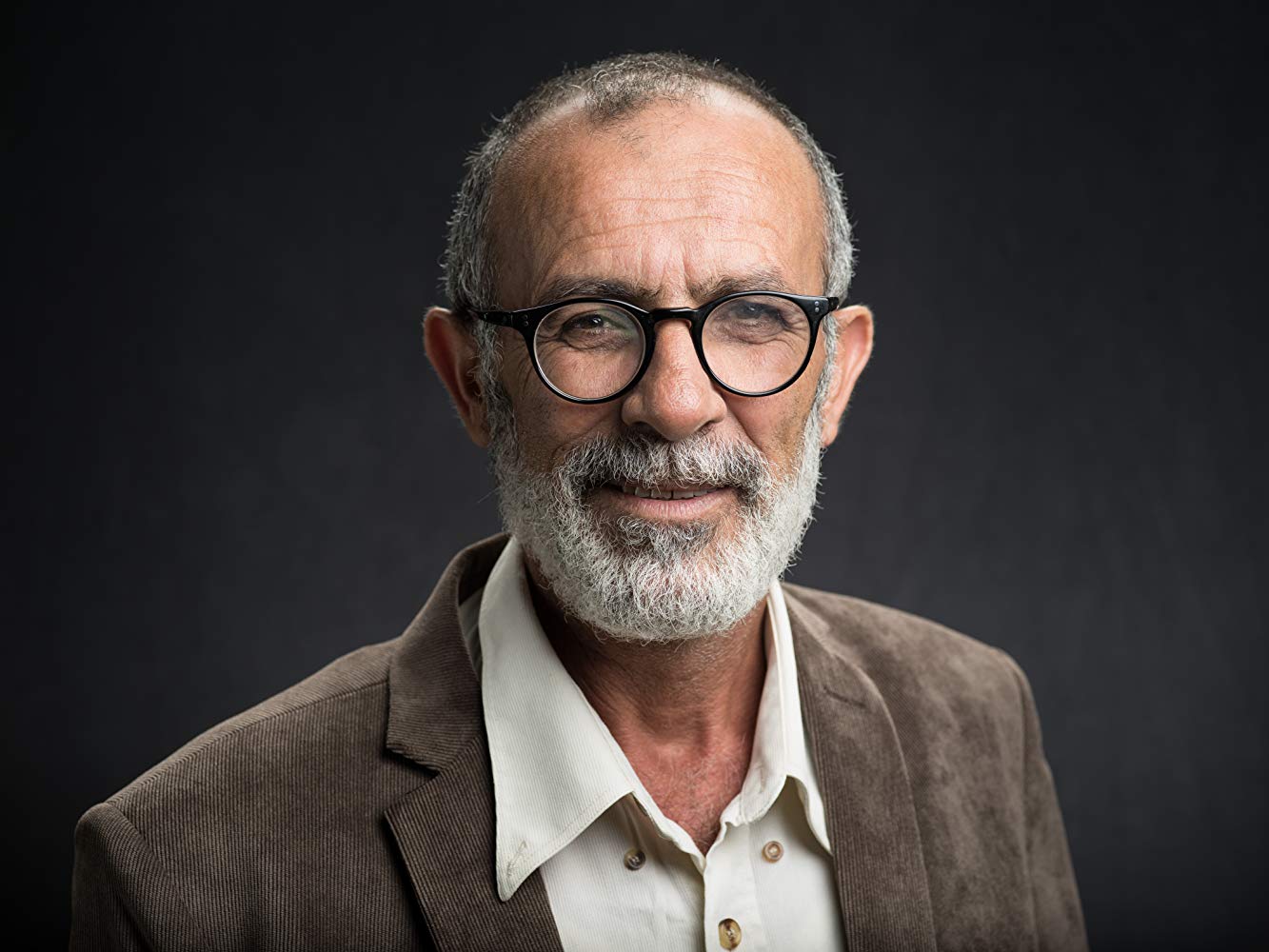 الفنان الفلسطيني الكبير كامل الباشا يسجل حضوره بقوة في دراما رمضان بمسلسل صحاب الأرض