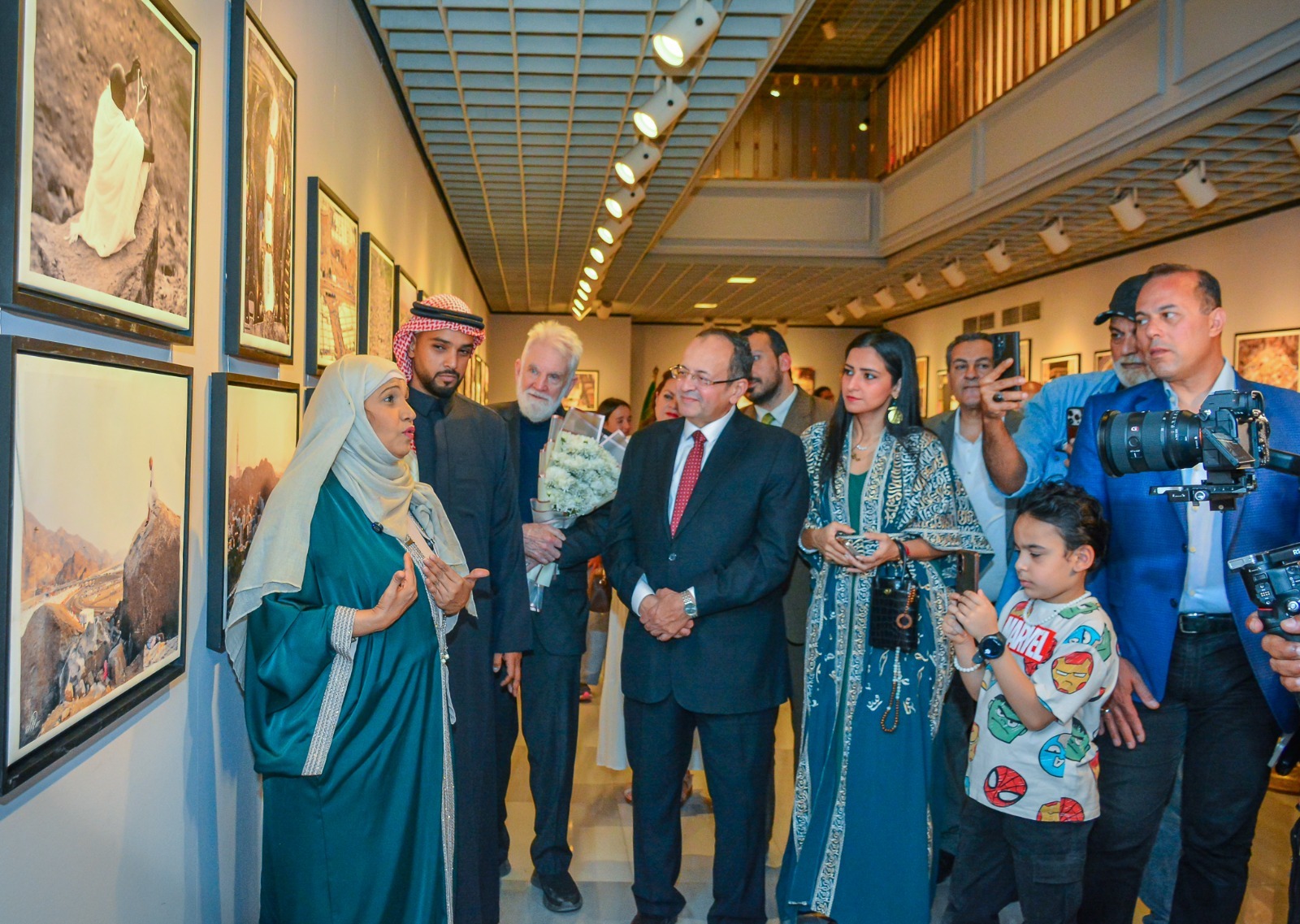 سوزان إسكندر تنقل روحانية الحرمين إلي القاهرة عبر معرض عالمي بدار الأوبرا المصرية