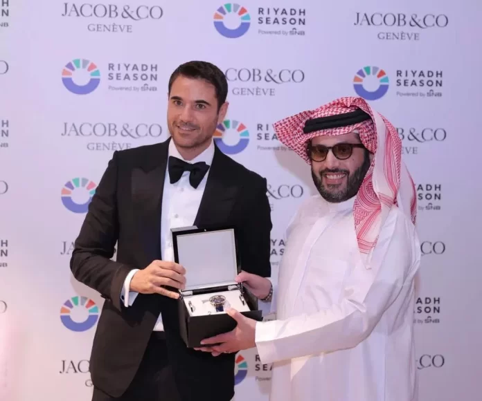 احمد عز يشيد بدعم تركي ال الشيخ واشادات واسعة بفيلم 7DOGS