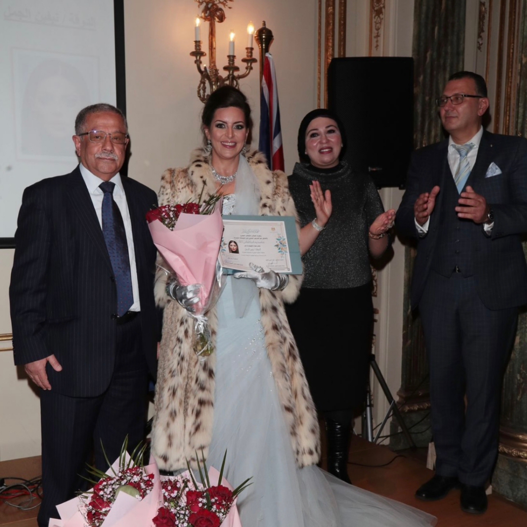 نيفين الجمل بإطلالة من المصمم العالمي نبيل يونس