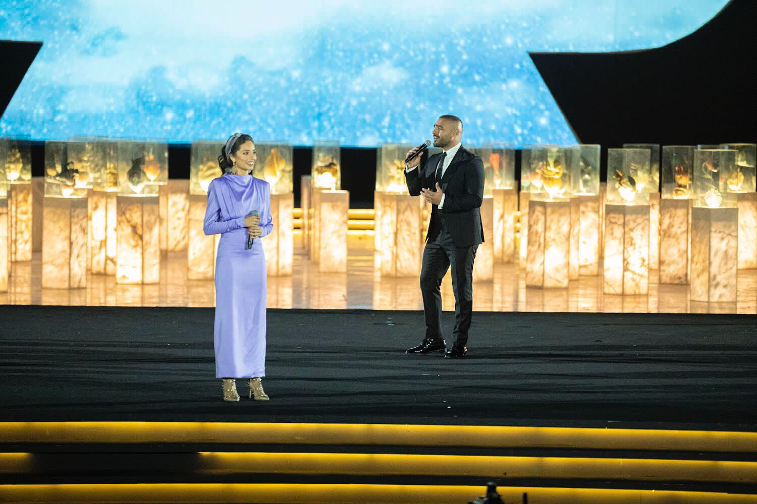 جوزيف عطية يختتم فعاليات منتدى شباب العالم بأغنية “أنا الانسان” وحضور الرئيس السيسي