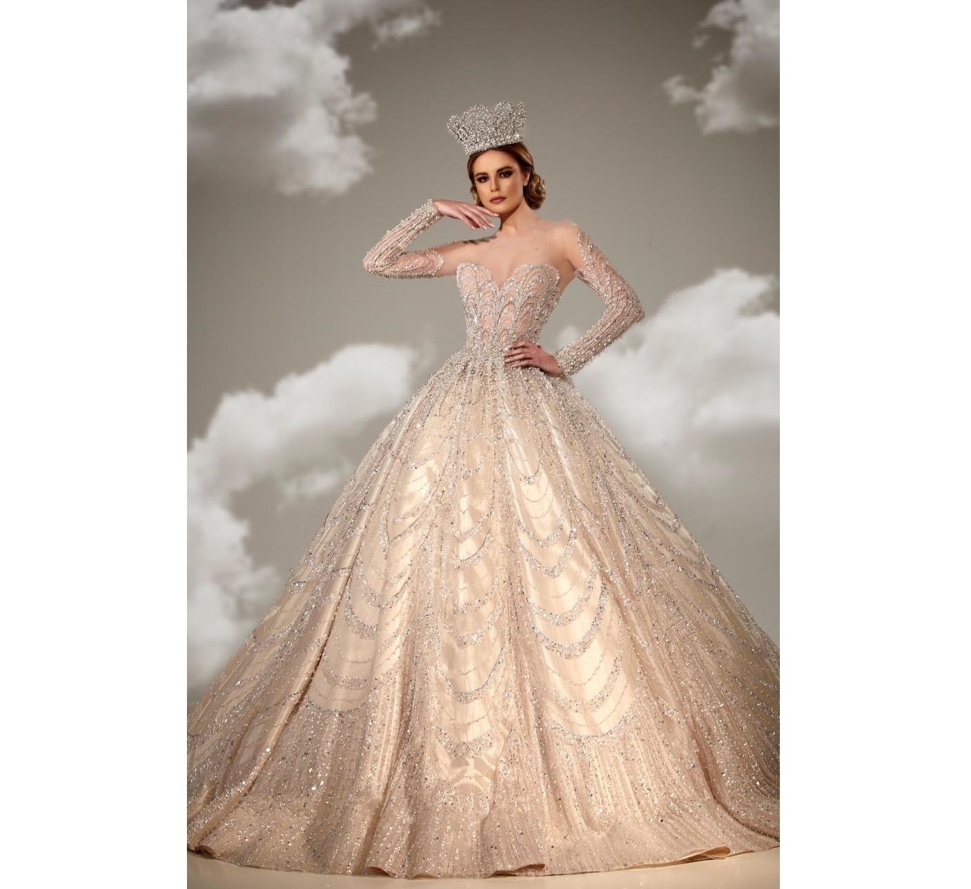 إيليو عزيز… لبنان يبقى حيّاً بالموضة