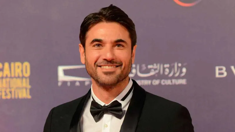 أحمد عز يسدد مبلغ 570 ألف جنيه أجر خادمة زينة ويواصل نشاطه الفني بنجاح