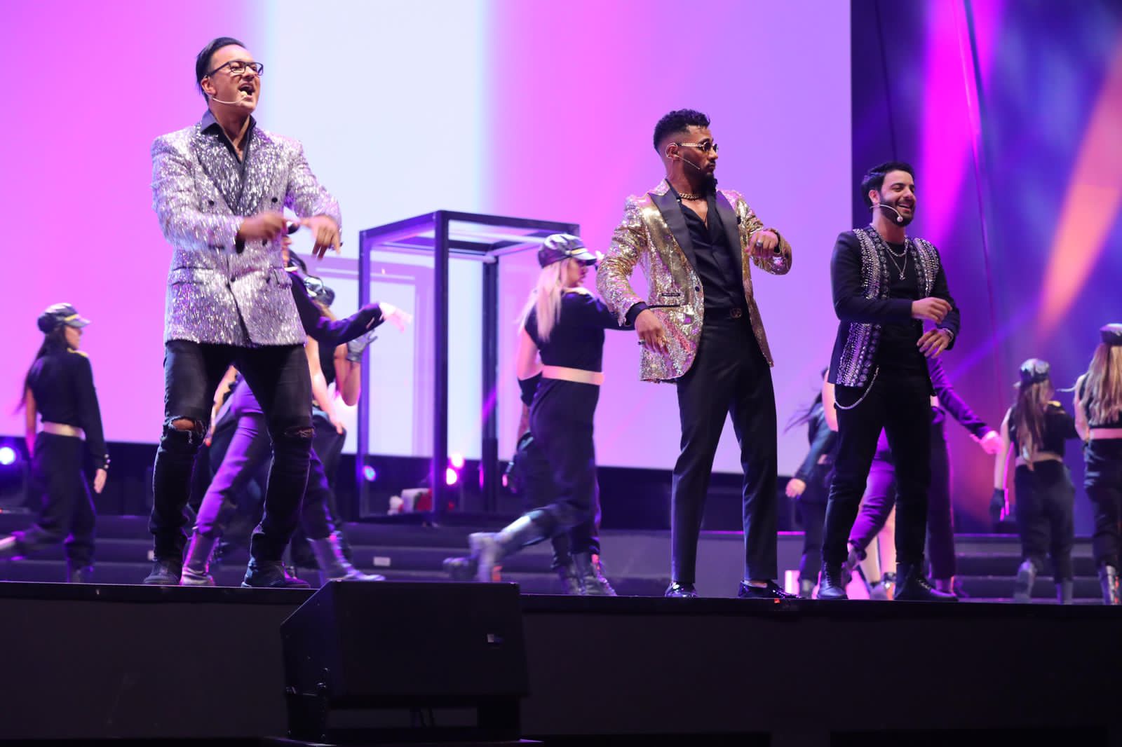 محمّد رمضان وRed One ونعمان بلعياشي يُطلقا فيديو كليب أغنيتهما …