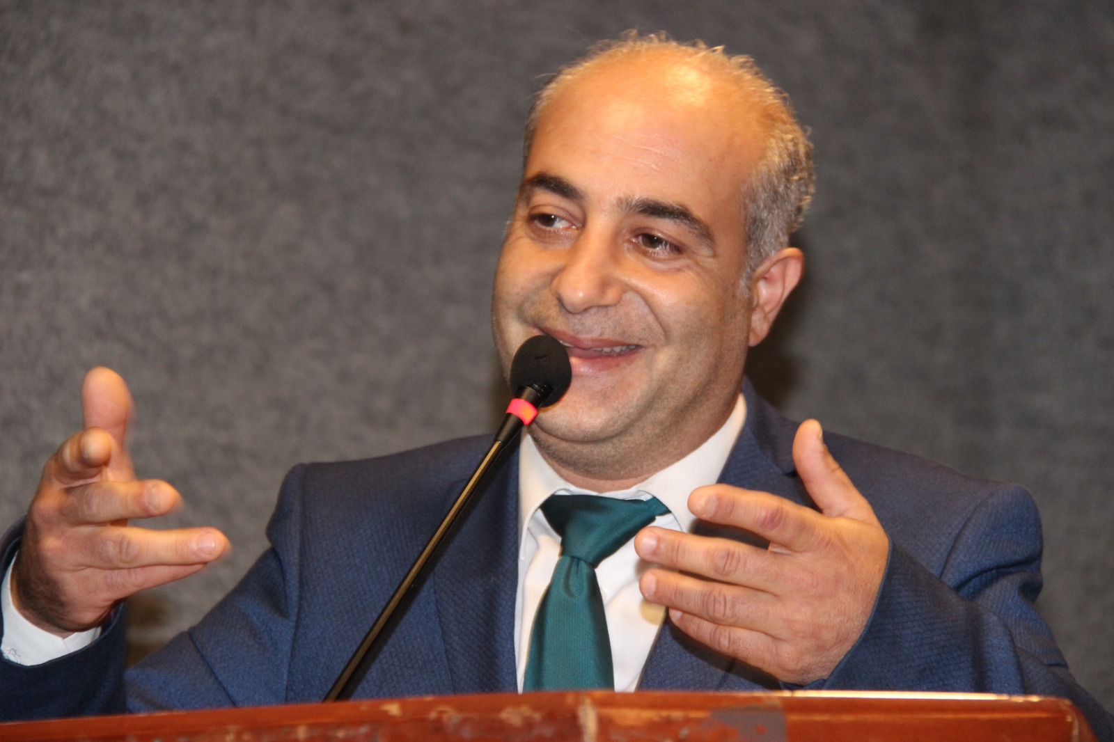 ثانوية الكوثر تفتتح المعرض الفني بحضور غاندي بو ذياب