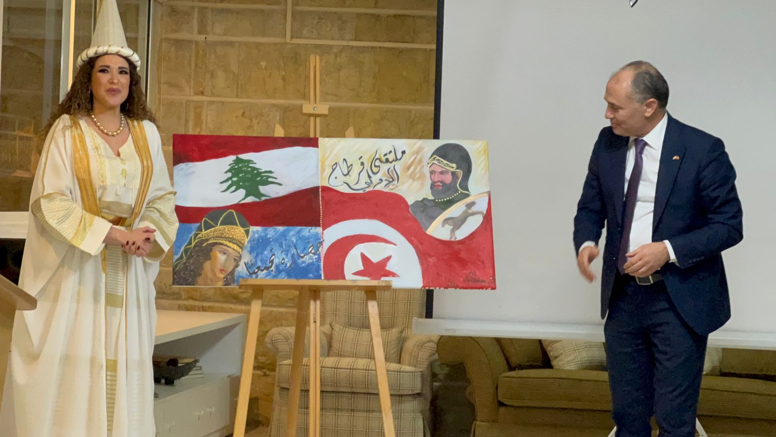 مأدبة افطار رمضانية تجمع عدد من الوزراء و الوجوه الثقافية و الفنية في منزل السفير التونسي في لبنان