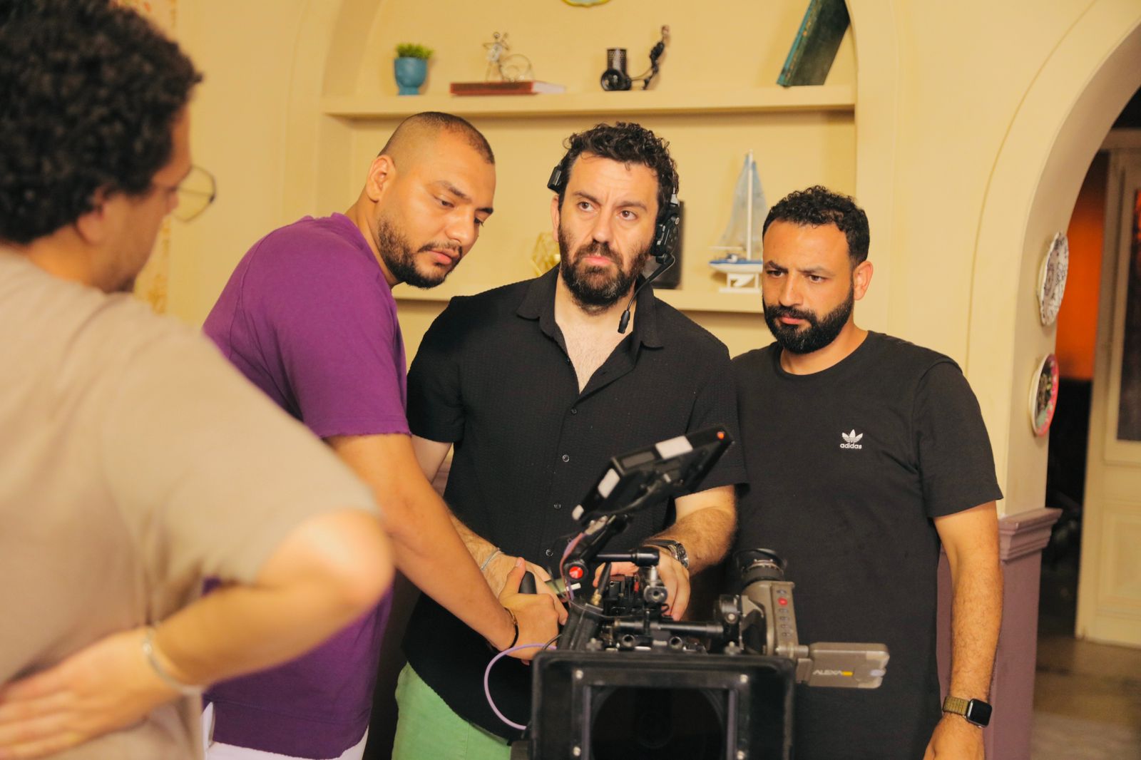 المخرج محمد مصطفى بكري ينتهي من تصوير مسلسل “كنبة حبشي”