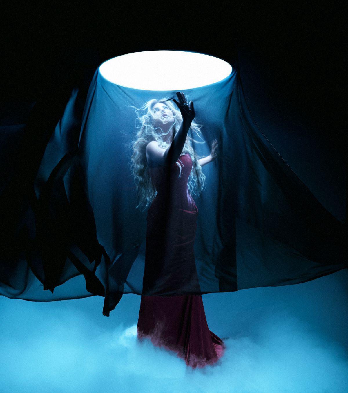 نجوى كرم تعلن “حالة طوارئ”