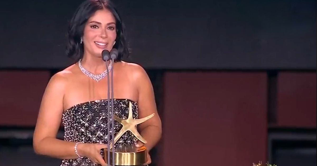 مني زكي تحصد جائزة الإنجاز الإبداعي من مهرجان الجونة السينمائي الدورة 9
