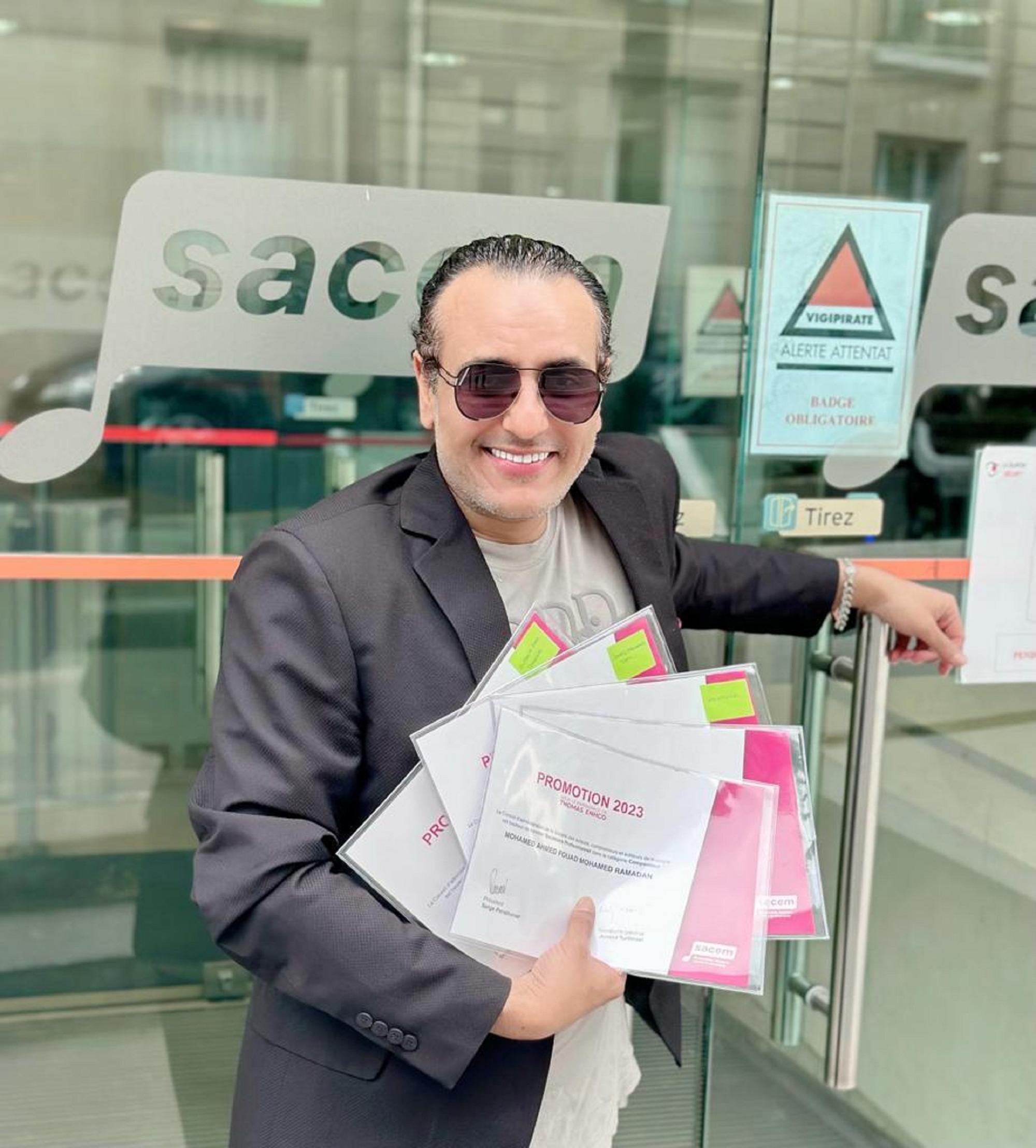 محمد رحيم أول عربي يحصل على درع التكريم الماسي من جمعية المؤلفين والمبدعين الفرنسية “Sacem”