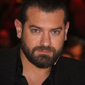 عمرو يوسف ينتظر الفرنساوي سينما ويواصل نشاطه الفني بنجاح